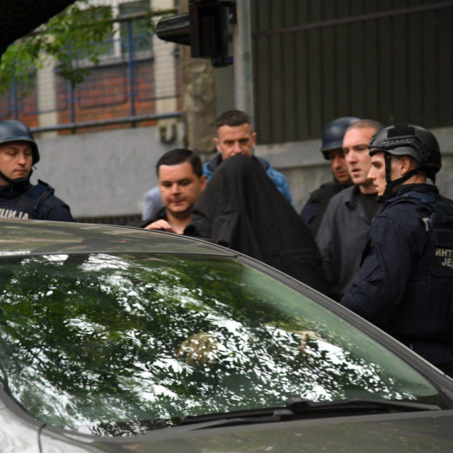 Privođenje učenika ubojice