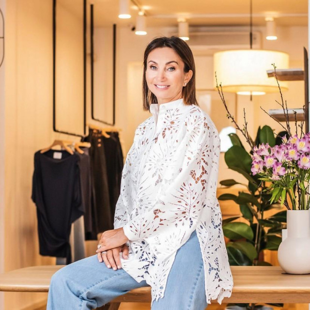 Snimljeno u dućanu A‘Marie
Odjeća: A‘Marie
Šminka: Josipa Drpić/JL Style Agency
Kosa: Perman Concept