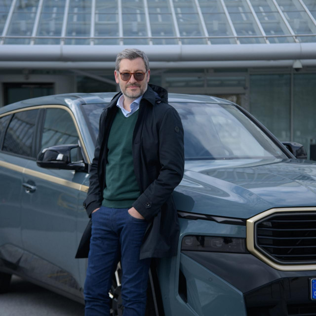 Domagoj Đukec ima hrvatsko državljanstvo, premda je rođen i odrastao je u Frankfurtu. Oženjen je i otac je dvogodišnje djevojčice