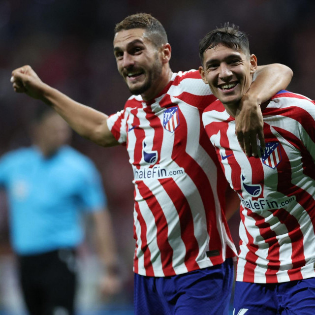 Nahuel Molina (desno)