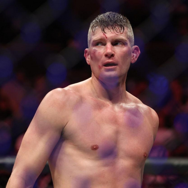 Dec 3, 2022; Orlando, Florida, USA; Stephen Thompson (red gloves) reacts after fighting Kevin Holland (blue gloves) during UFC Fight Night at Amway Center.,Image: 742210108, License: Rights-managed, Restrictions: *** World Rights ***, Model Release: no, Credit line: USA TODAY Network/ddp USA/Profimedia