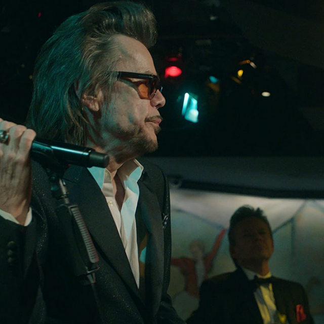 ”Personality Crisis: One Night Only”  većim djelom je sniman na kabaretskom nastupu Davida Johansena za njegov 70. rođendan u jeddom njujorškom klubu