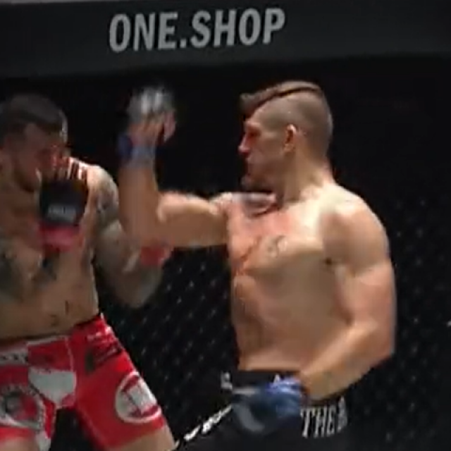 Roberto Soldić (lijevo) vs. Zebaztian Kadestam (desno)