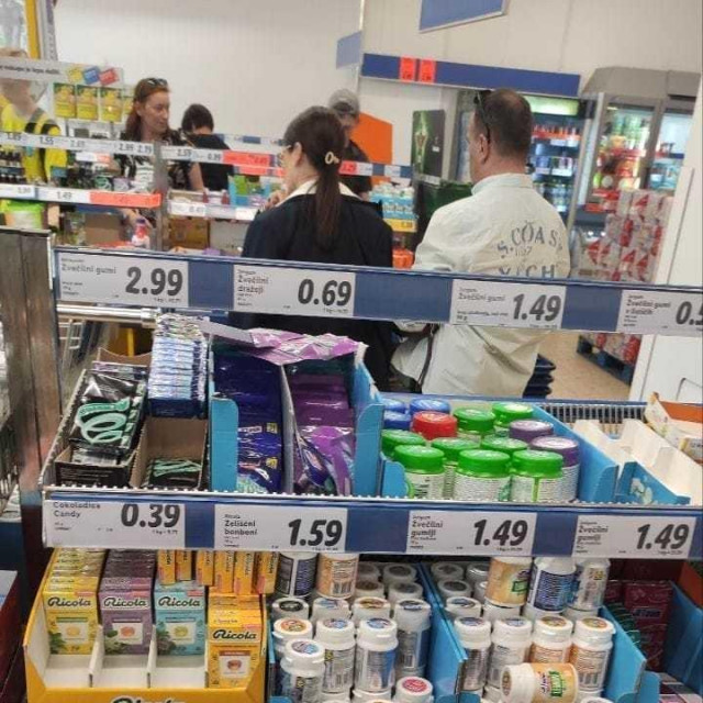 Vili Beroš šopingira u Sloveniji