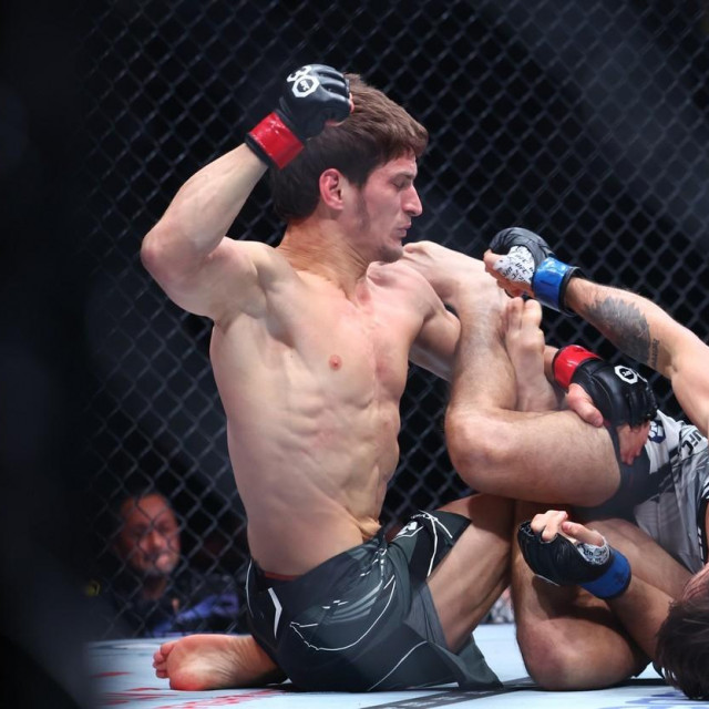 Movsar Evloev (lijevo) vs. Diego Lopes (desno)