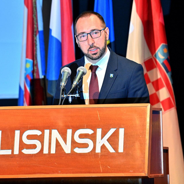 Tomislav Tomašević
 