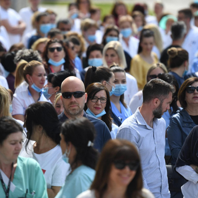 Prosvjed ispred Opće bolnice u Zadru