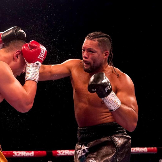 Joe Joyce (desno) vs. Zhilei Zhang (lijevo)