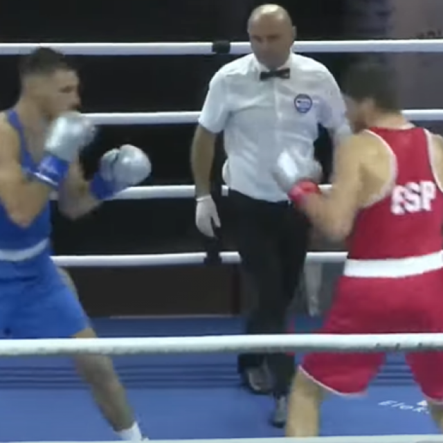 Gabrijel Veočić (lijevo) vs. Gazimagomed Jalidov