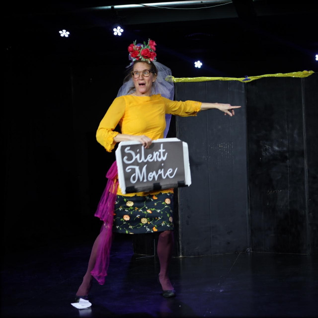 Tina Janežić
Krotiteljica stolica