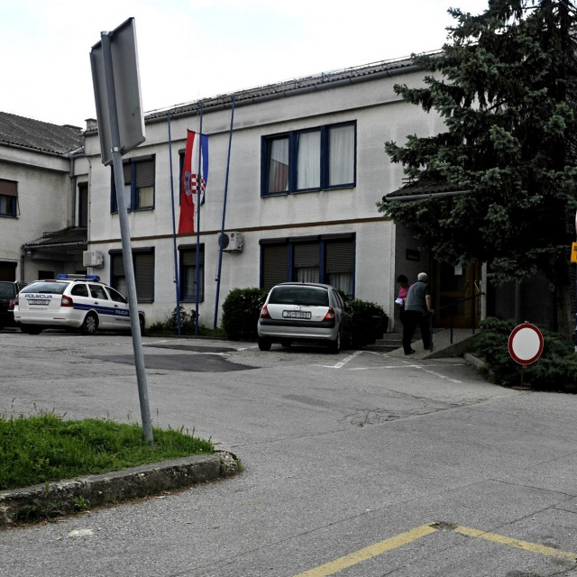 Državljanin Ujedinjenog Kraljevstva rođen u Rusiji, u Policijskoj postaji Sesvete pokušao je s krivotvorenim dokumentima ishoditi boravišnu dozvolu za Hrvatsku