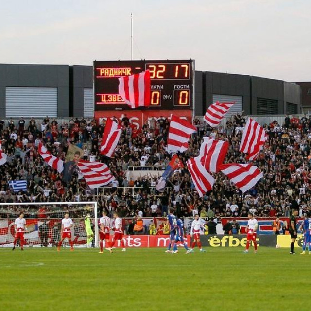 Nogometaš igra za Radnički, na kultnom stadionu Čair
