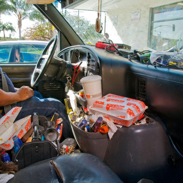 Neuredan vozač, ilustracija