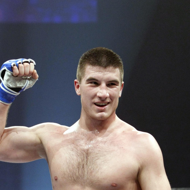 Zagreb, 071213.
KC Drazen Petrovic, Savska cesta.
Superfinale Hrvatske MMA lige. Borba za pojas u kategoriji do 93 kg.
Na fotografiji: Matej Batinic (plavi).