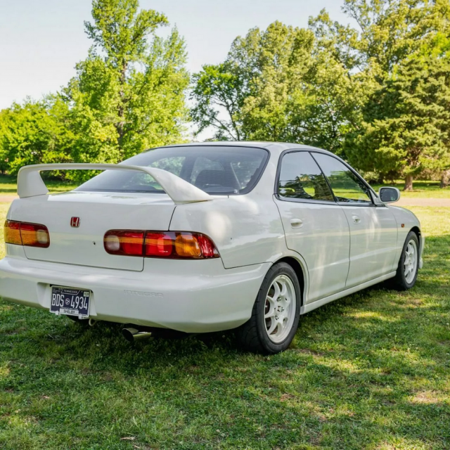 1996. Honda Integra Type R (limuzina)