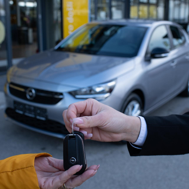 Rabljeni automobil (ilustracija)