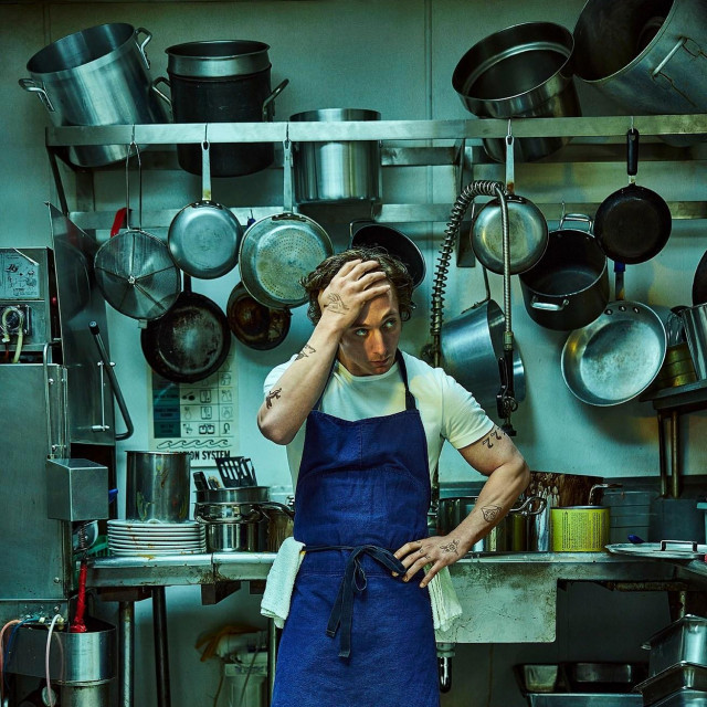 Glavnu ulogu sjajno tumači Jeremy Allen White