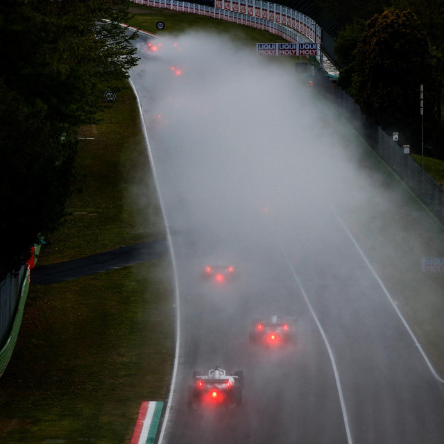 Kiša je u Imoli padala i proteklih godina (na slici kadar iz utrke 2021.)