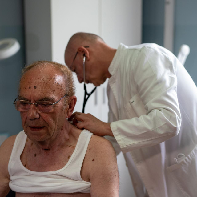 Prvi pacijent Ivica Ćolić i doktor opće medicine Mario Ćurković