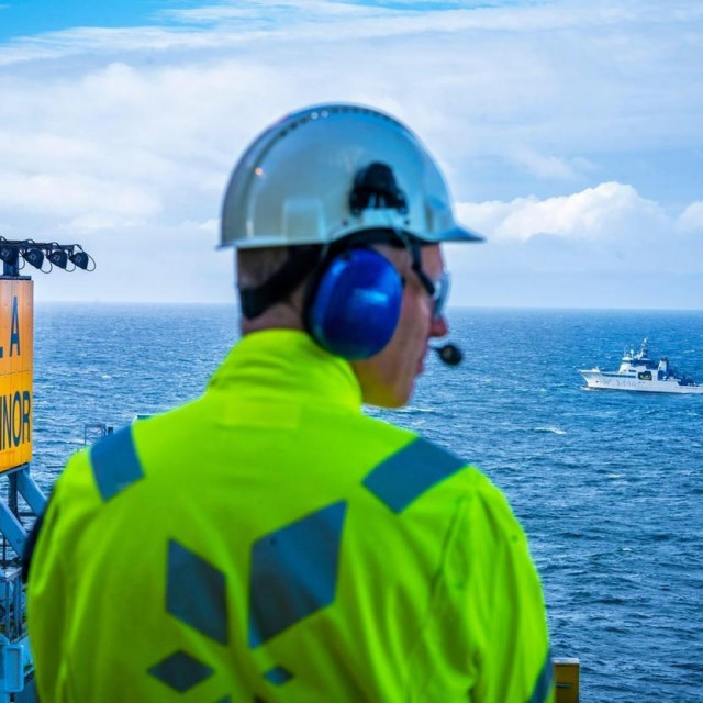 Patroliranje norveške mornarice oko platforme Troll A