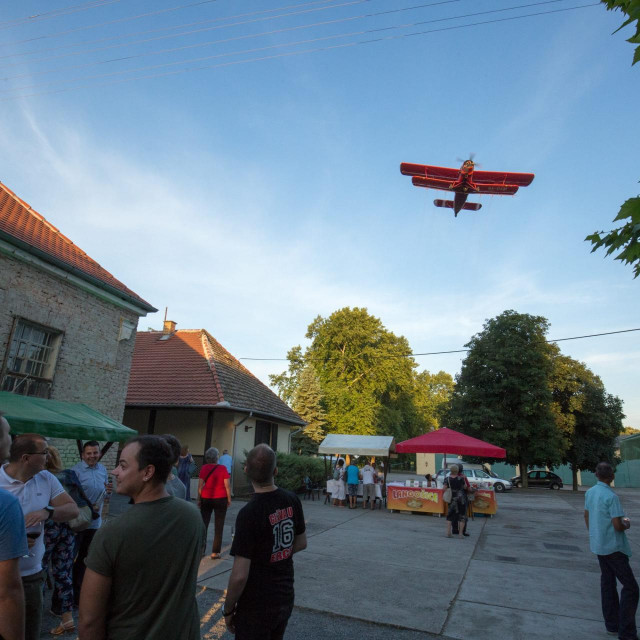 Zaprašivanje komaraca