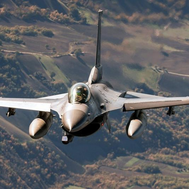 Ilustracija: borbeni avion F-16
