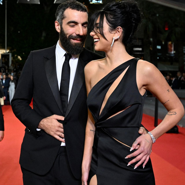 Režiser Romain Gavras i pjevačica Dua Lipa