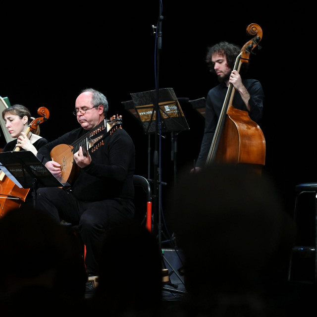 Hrvatski barokni ansambl se prije ljetne stanke uz ovacije oprostio s publikom