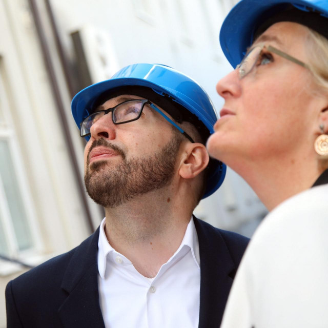 Tomislav Tomašević i ravnateljica bolnice Sveti Duh Ana Maria Šimundić