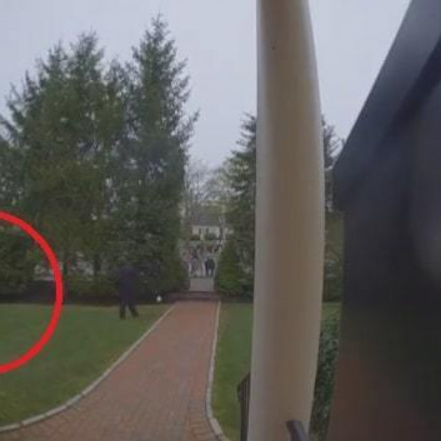 Trkač uhvaćen u vršenju veliku nužde