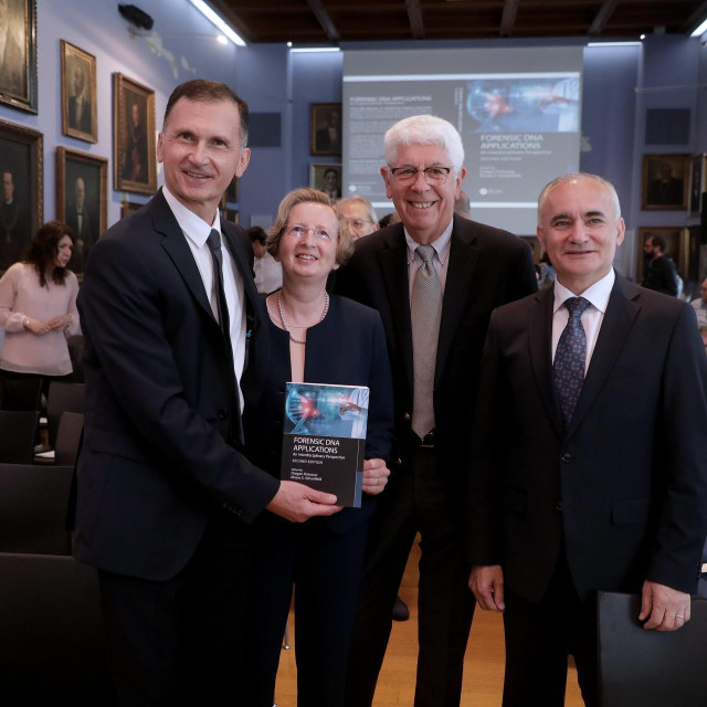 Dragan Primorac, Alemka Markotić, James W.. LE Duc, Stjepan Lakušić