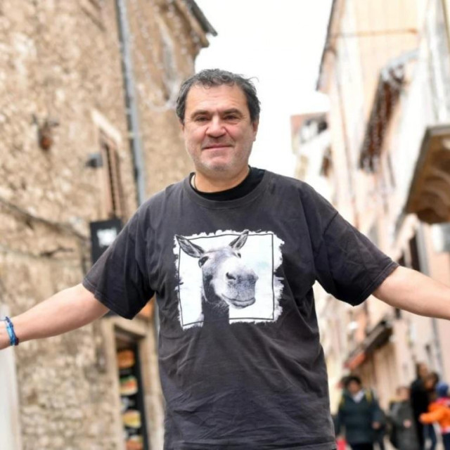 Alen Vitasović i račun iz kafića