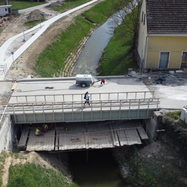 Rekonstrukcija mosta preko rijeke Lonje u Ivanić-Gradu