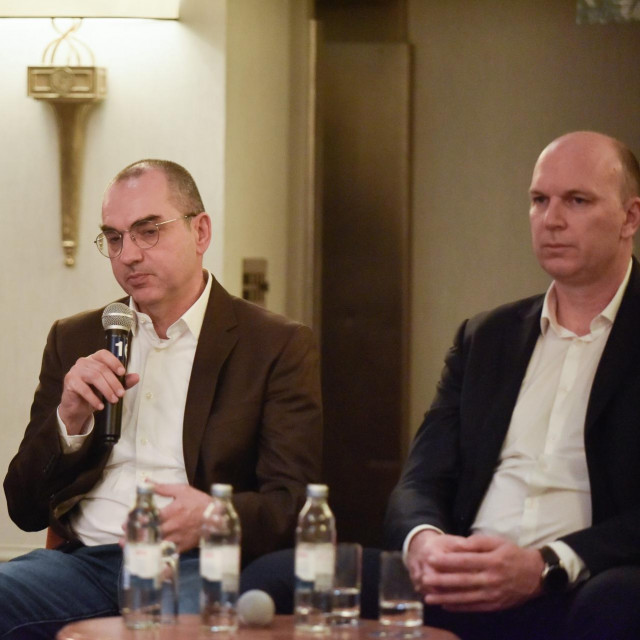 Ivan Vidaković (Rotary klub Zagreb Centar), Nenad Bakić (IRIM) i Adrian Ježina predstavili su novi projekt sa micro:bitom u školama, najveći te vrste na svijetu