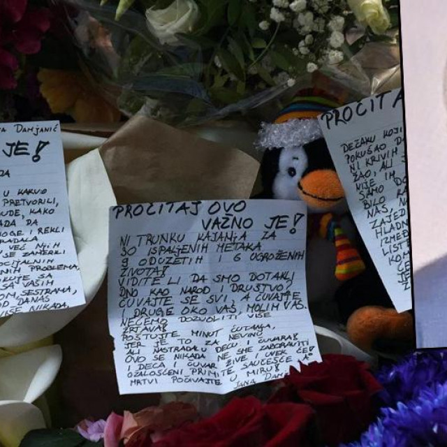 Poruke ožalošćenih građana ostavljene povodom masakra koji je u beogradskoj školi počinio Kosta K.