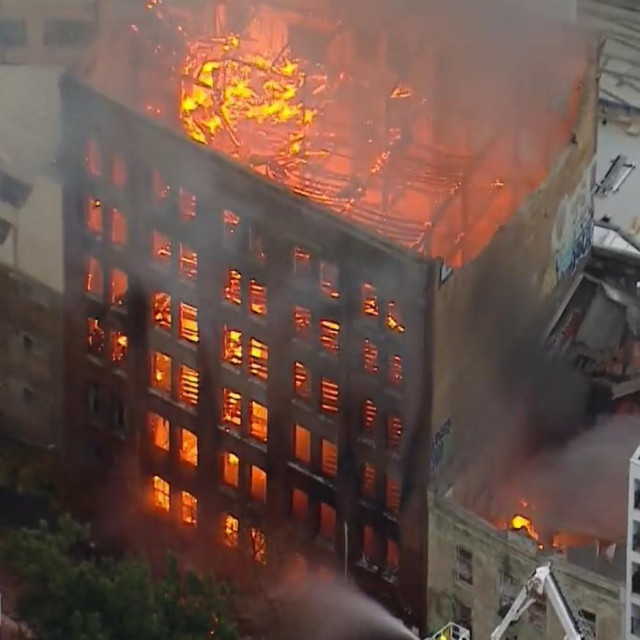 Požar na višekatnici u centru Sydneya