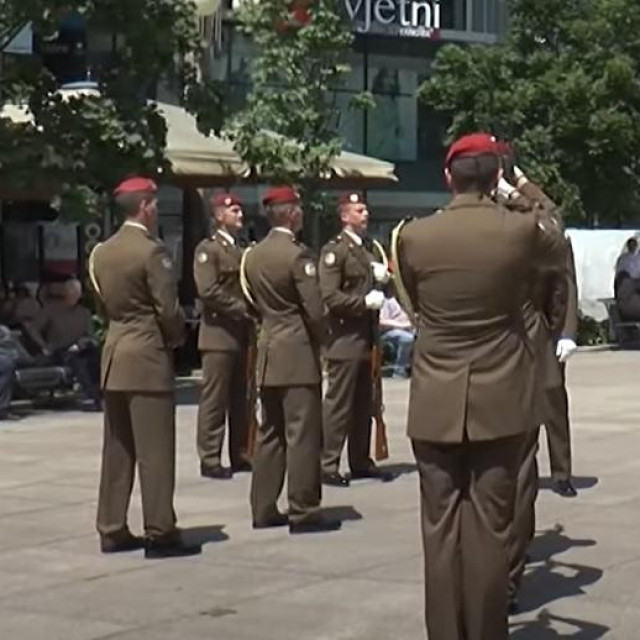 Počasno-zaštitne bojna