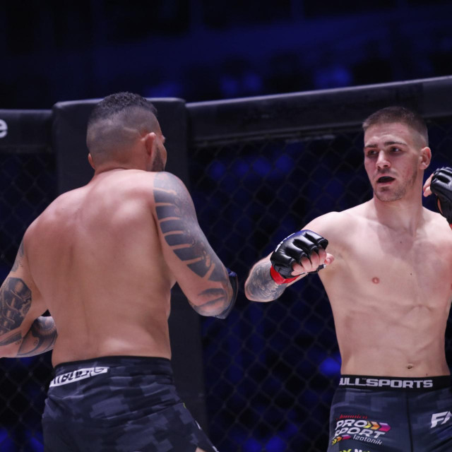 Marko Bojković vs. Mauro Paixao
