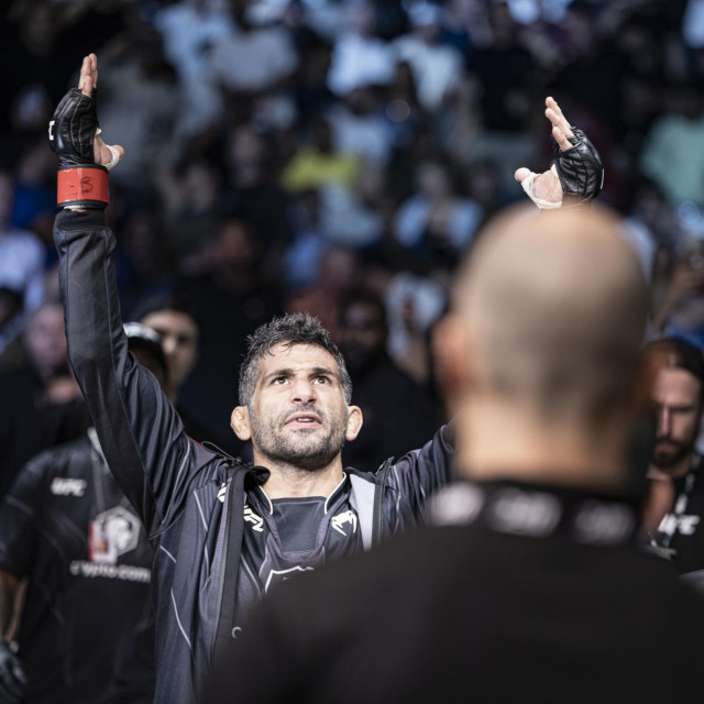  Beneil Dariush 