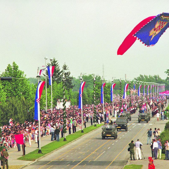 Vojni mimohod na Jarunu 1995.