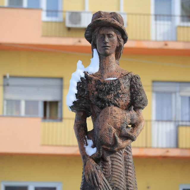 Spomenik Paulini Herman







 