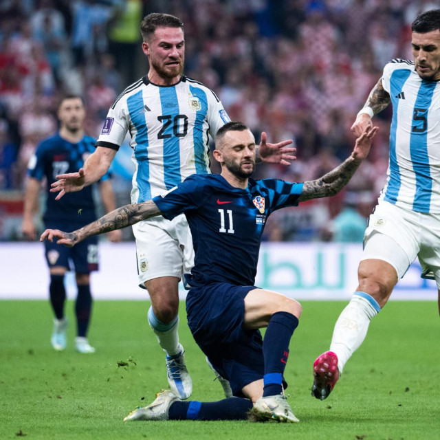 Marcelo Brozovic, Alexis Mac Allister i Leandro Paredes.
 