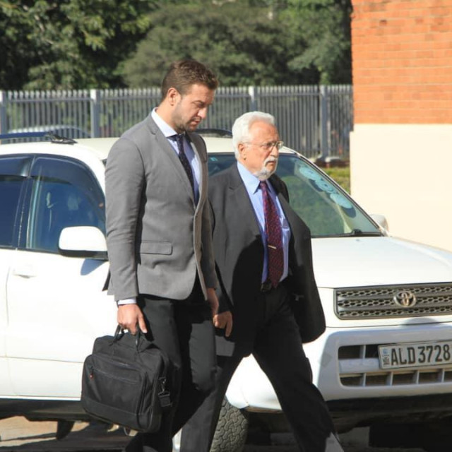 Dario Klasić, drugi tajnik veleposlanstva RH u Pretoriji (lijevo) i Tomislav Bošnjak, veleposlanik RH u Egiptu (desno)