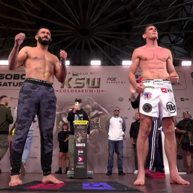 Mamed Khalidov (lijevo) i Scott Askham (desno)