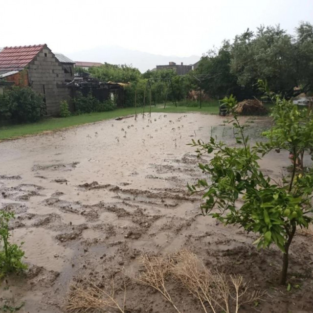 Nevrijeme s tučom u Metkoviću