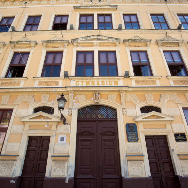 Gimnazija Matije Antuna Reljkovića u Vinkovcima