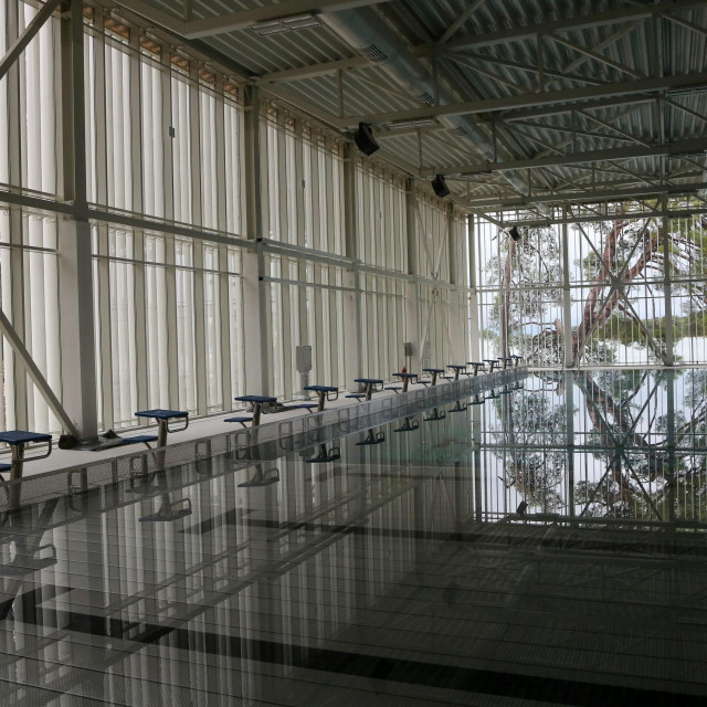 SPECIJAL JUTARNJ LIST
Rovinj, 221122.
Rovinjska bolnica za ortopediju Martin Horvat dobija nove kirurske prostorije i dva nova bazena. Manji bazen je s morskom vodom i sluziti ce iskljucivo za rehabilitaciju, a veliki 25x33 metra ce uz bolnicke pacijente koristiti sportasi i gradjanstvo.
Na fotografiji: pogled s bazena.