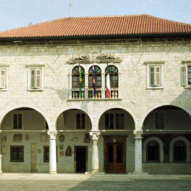 Gradska vijećnica u Puli (arhivska fotografija)