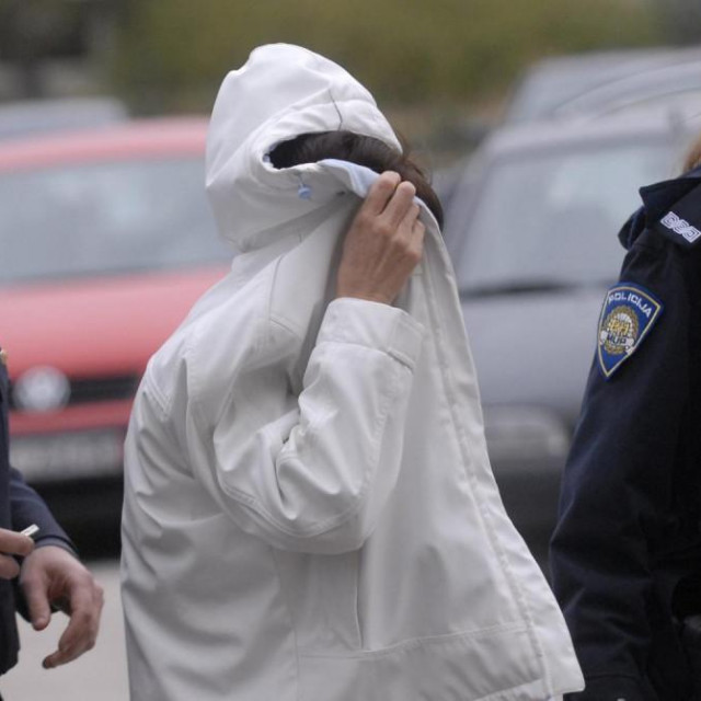 Privođenje žene/Ilustracija