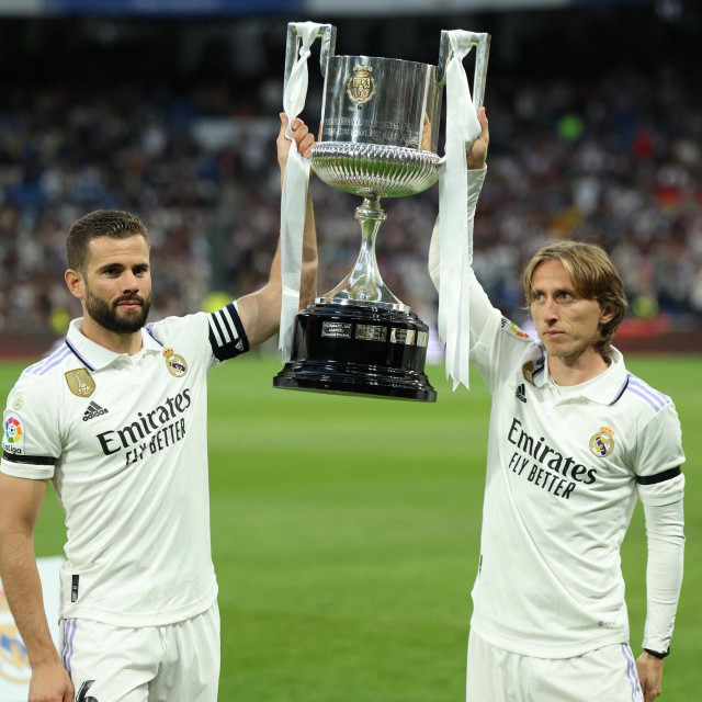 Nacho i Modrić zajednički dižu trofej pobjednika Kupa kralja u svibnju